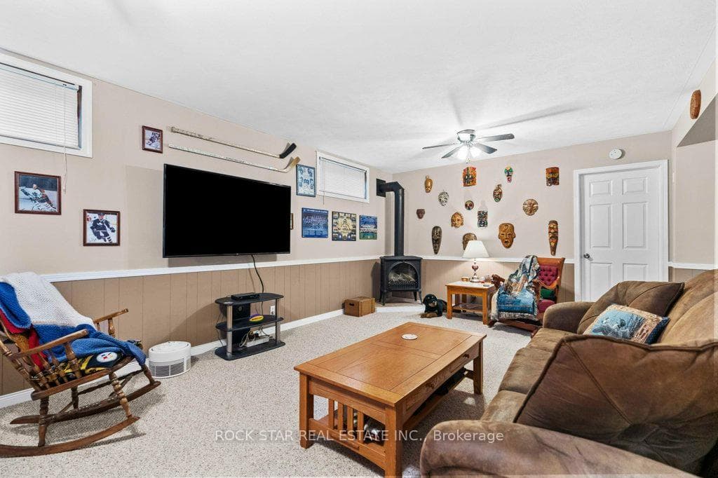 6 Thompson Drive photo 24