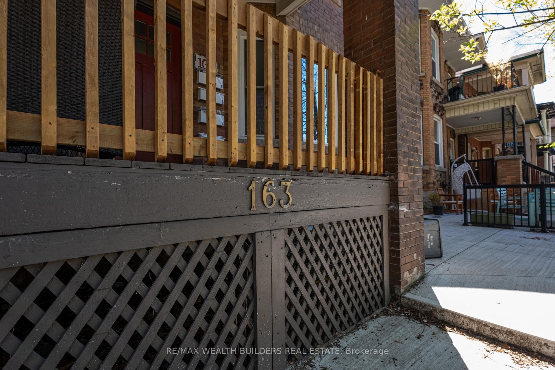 163 Parkside Drive Unit A photo 4