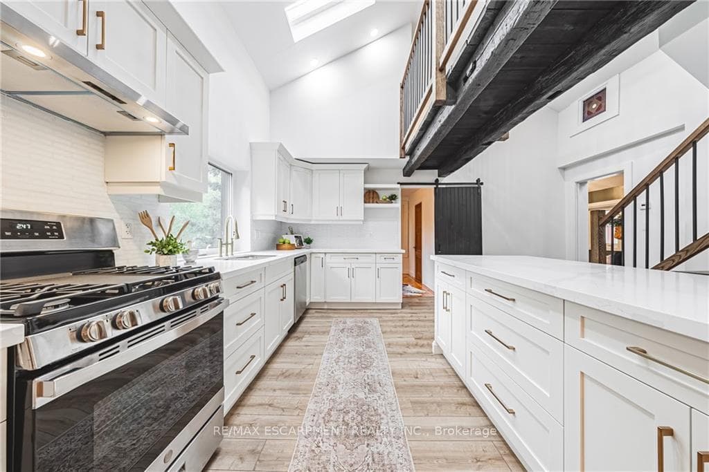 116 Lynden Road photo 10
