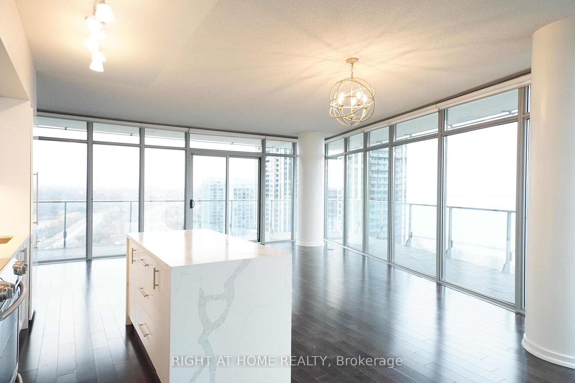 103 The Queensway Avenue Unit 1804 photo 1