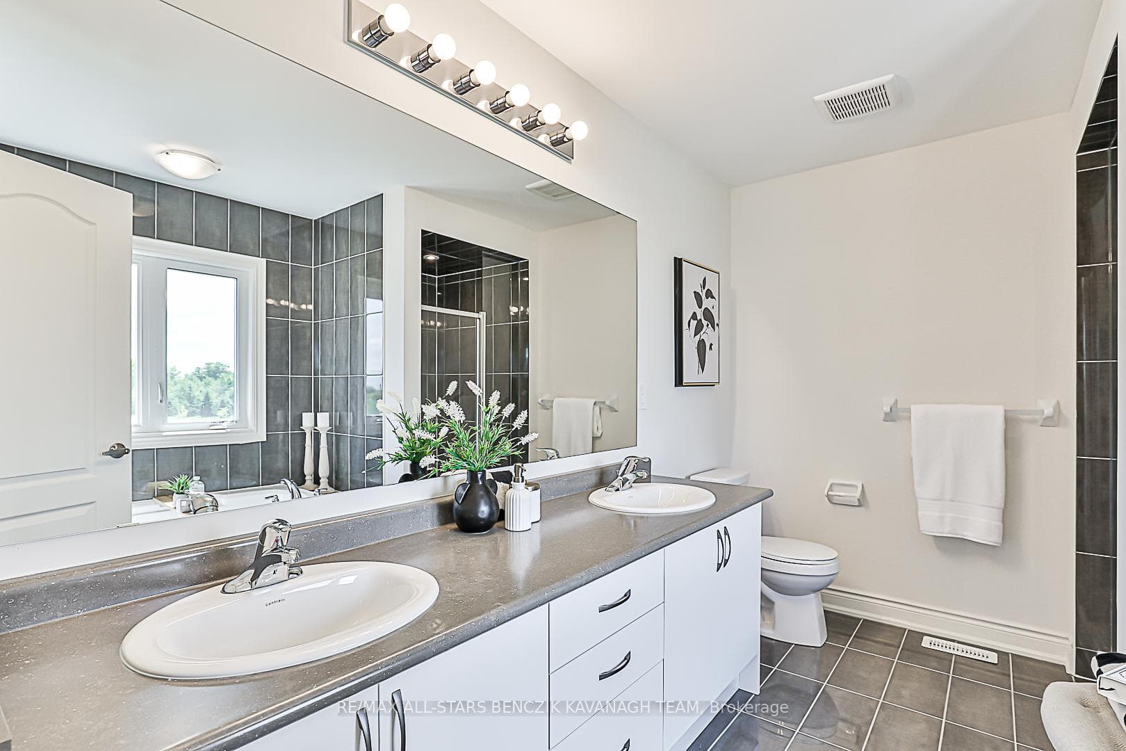 271 McKean Drive photo 18