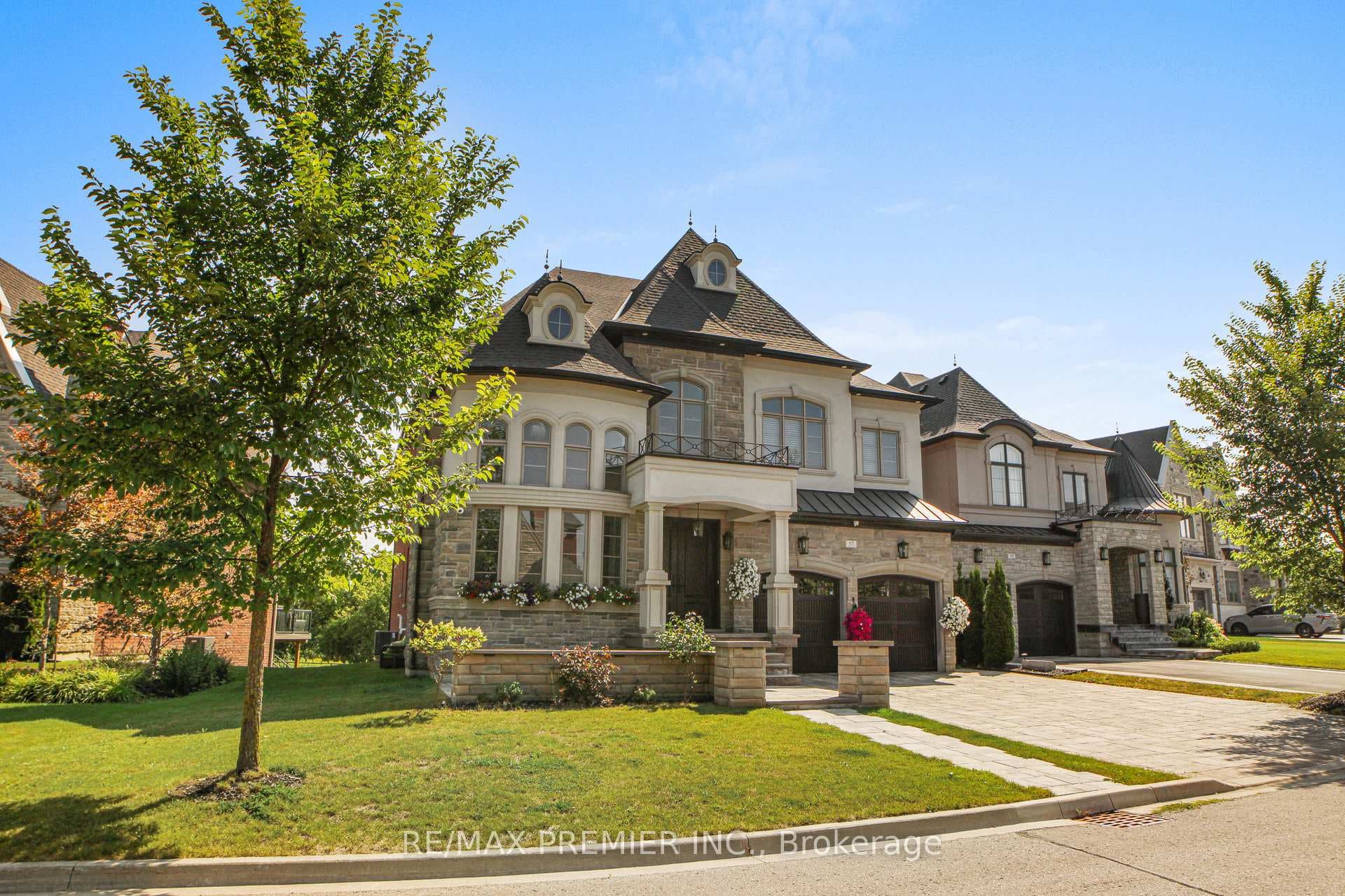 57 Hogan Court photo 2