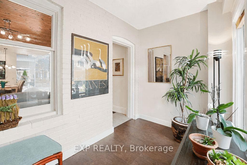 379 Davisville Avenue photo 14