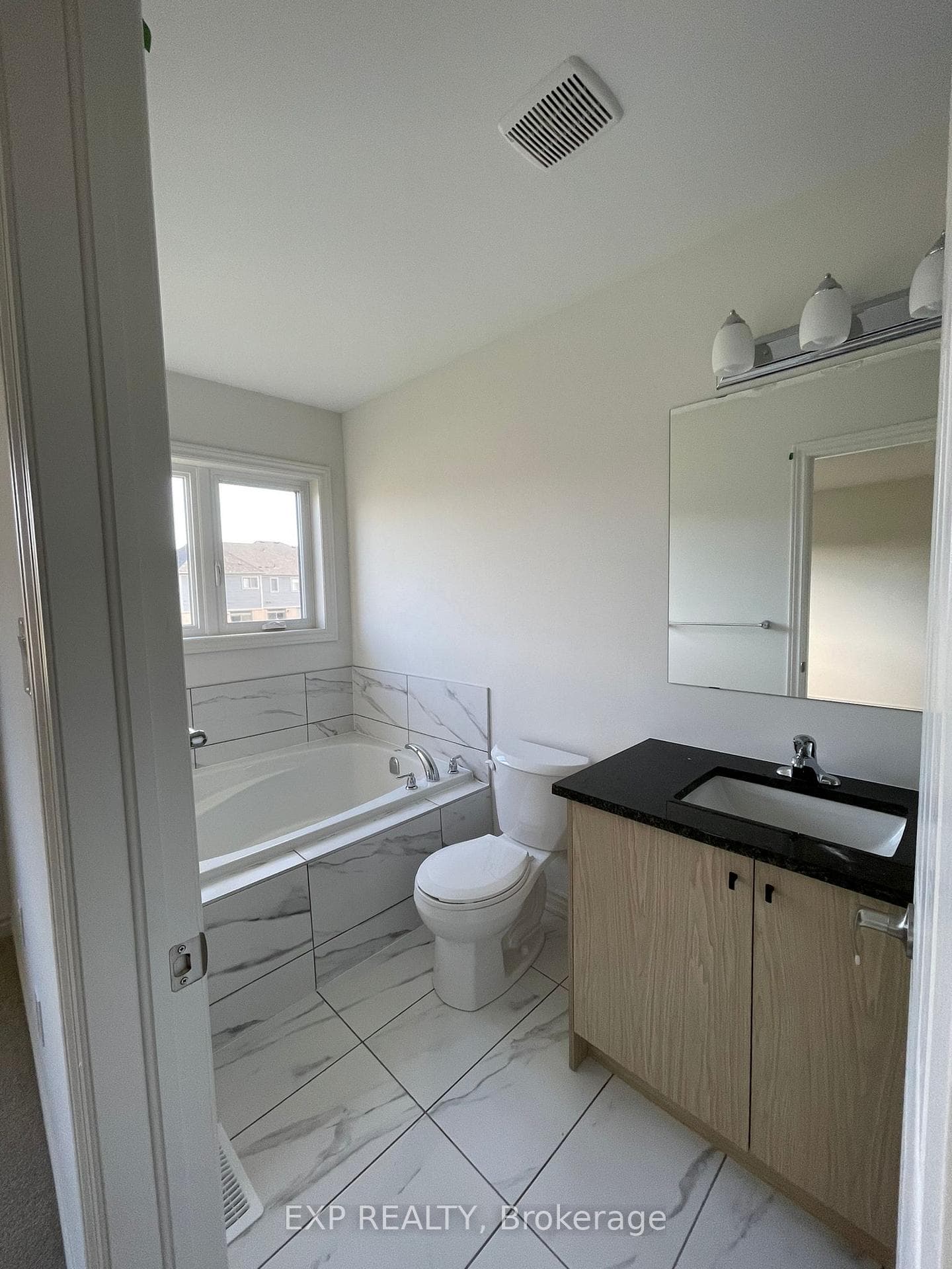 534 Worden Street photo 11