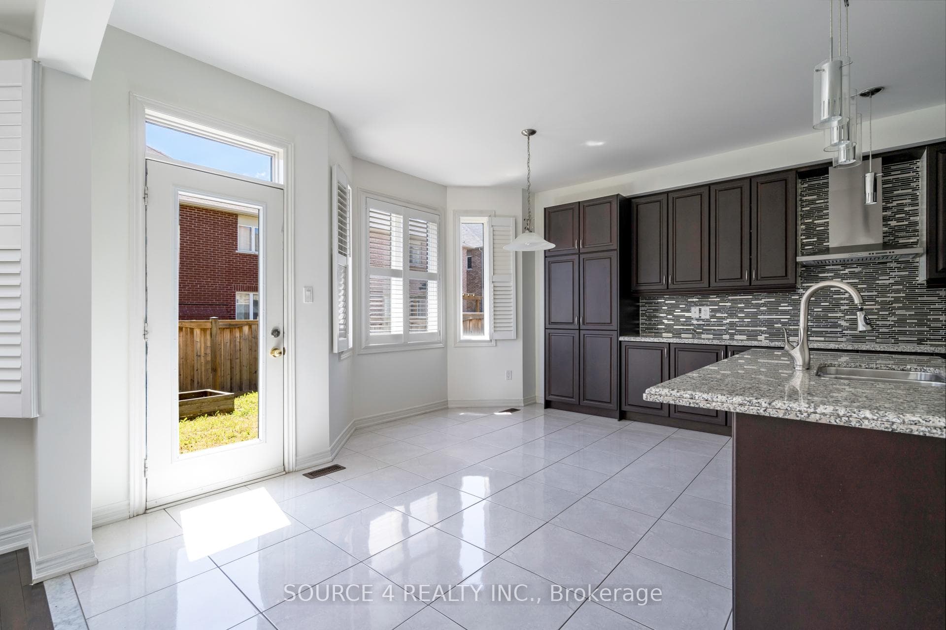 23 Sliprock Crescent photo 18