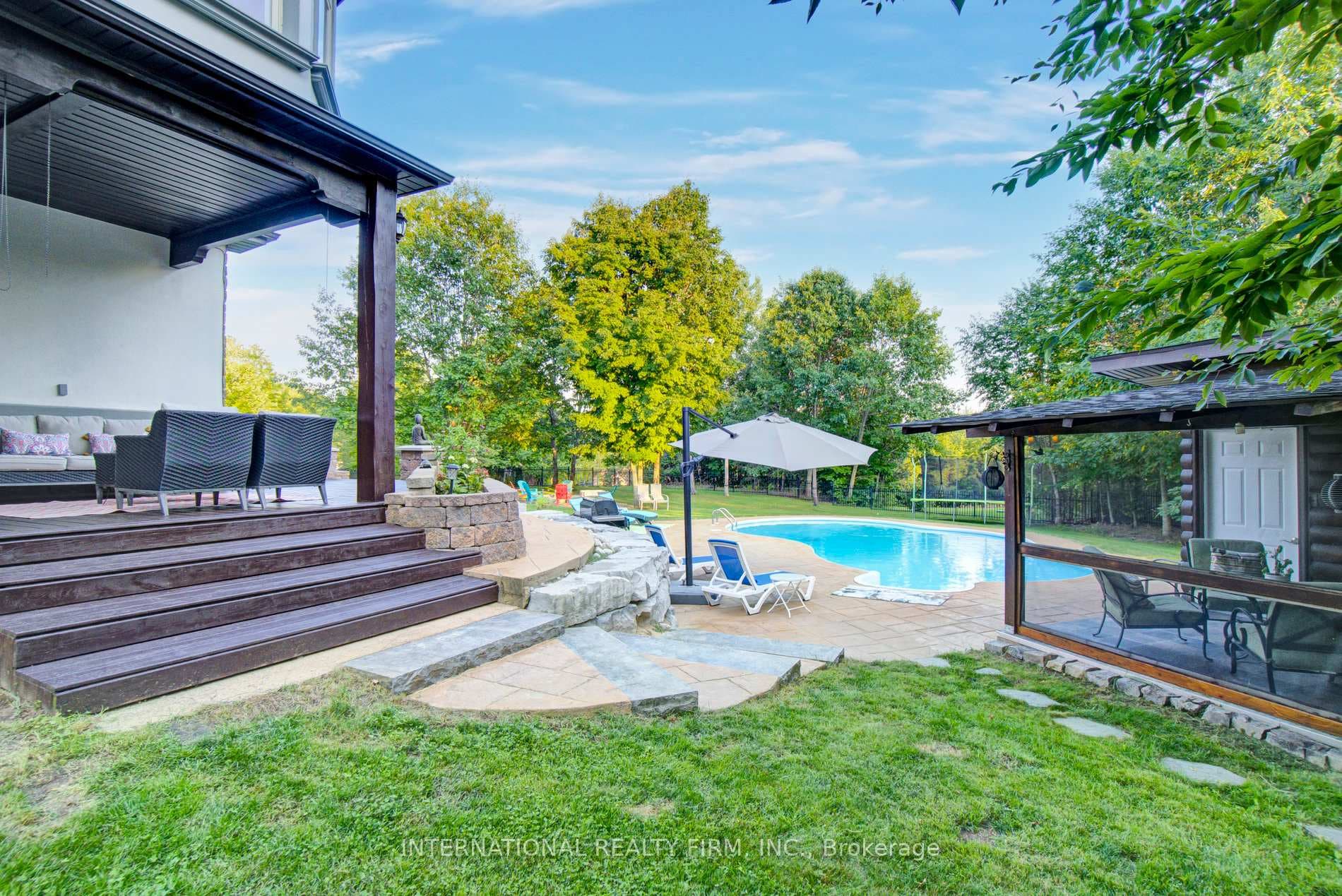 6 Pinehurst Lane photo 40