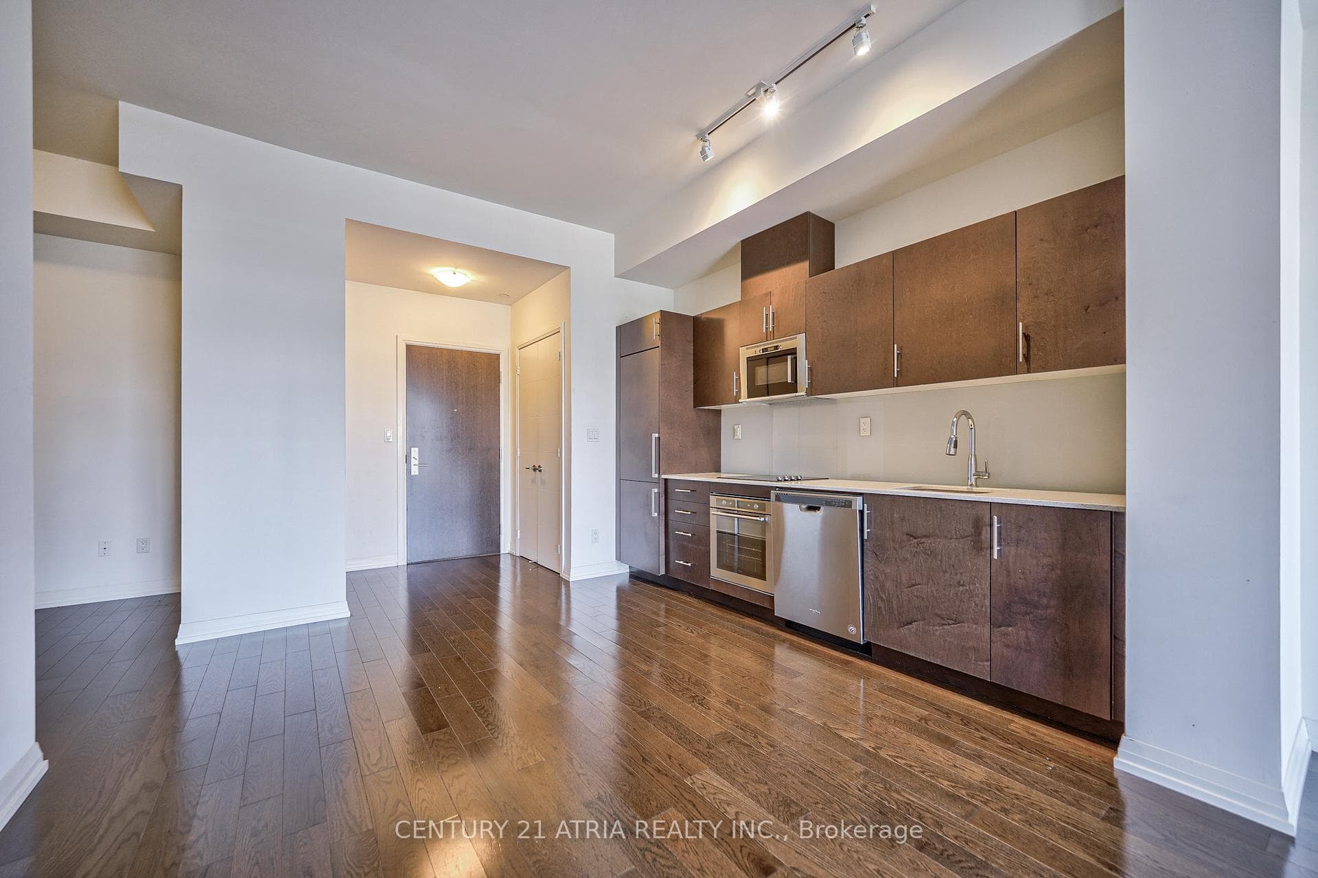460 Adelaide Street Unit 809 photo 12