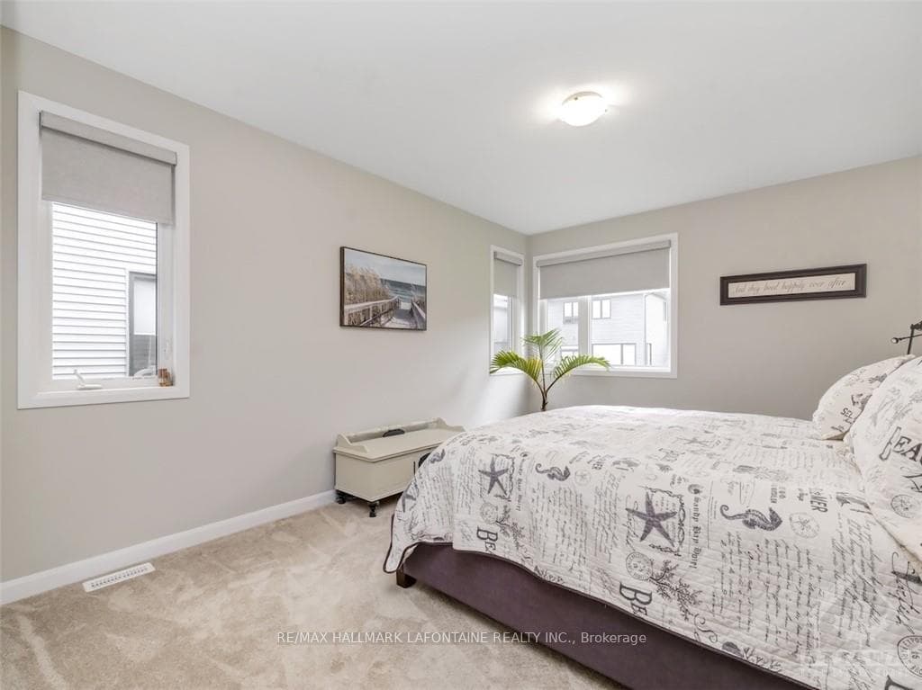 433 STERLING Avenue photo 16