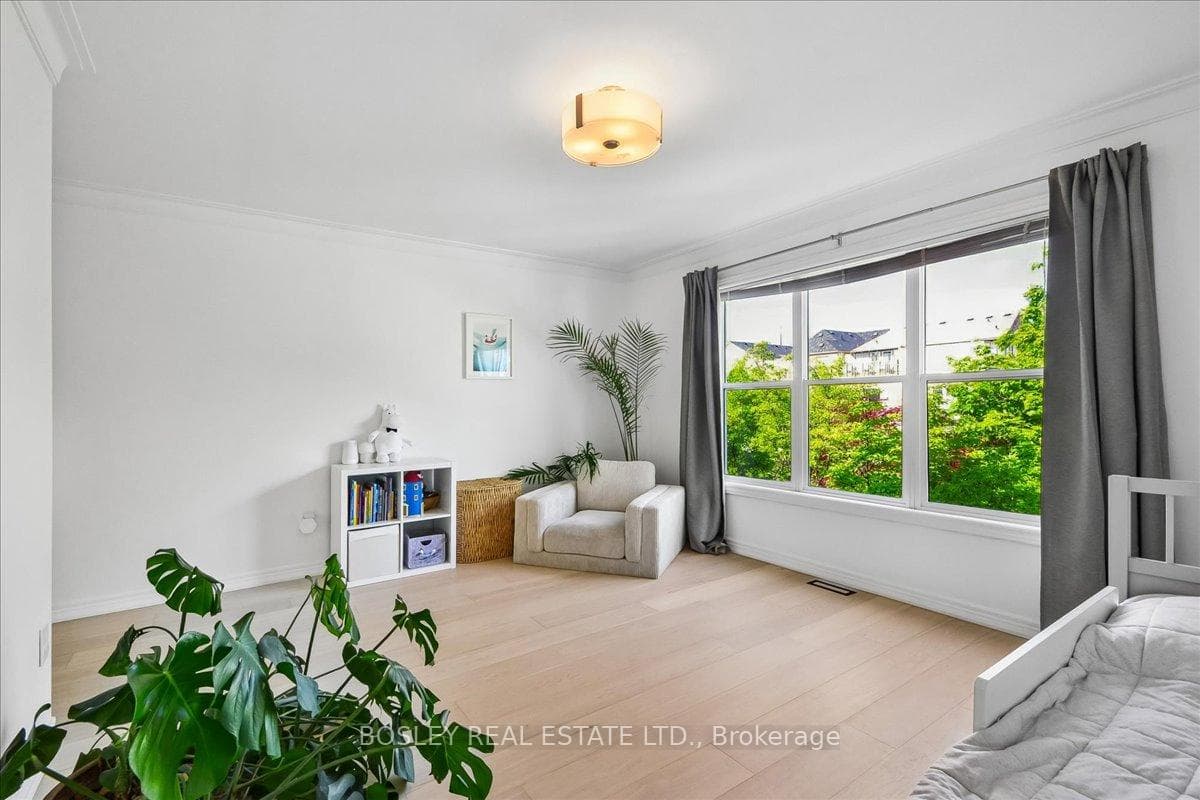 68 Sarah Ashbridge Avenue photo 13