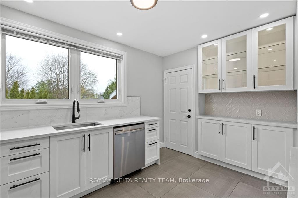 16 SEGUIN Street Unit A photo 6