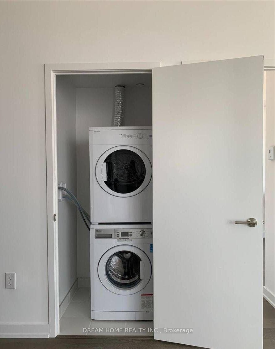 11 Wellesley Street Unit 5102 photo 21