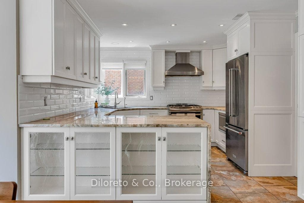 28 Foxwood Crescent photo 12