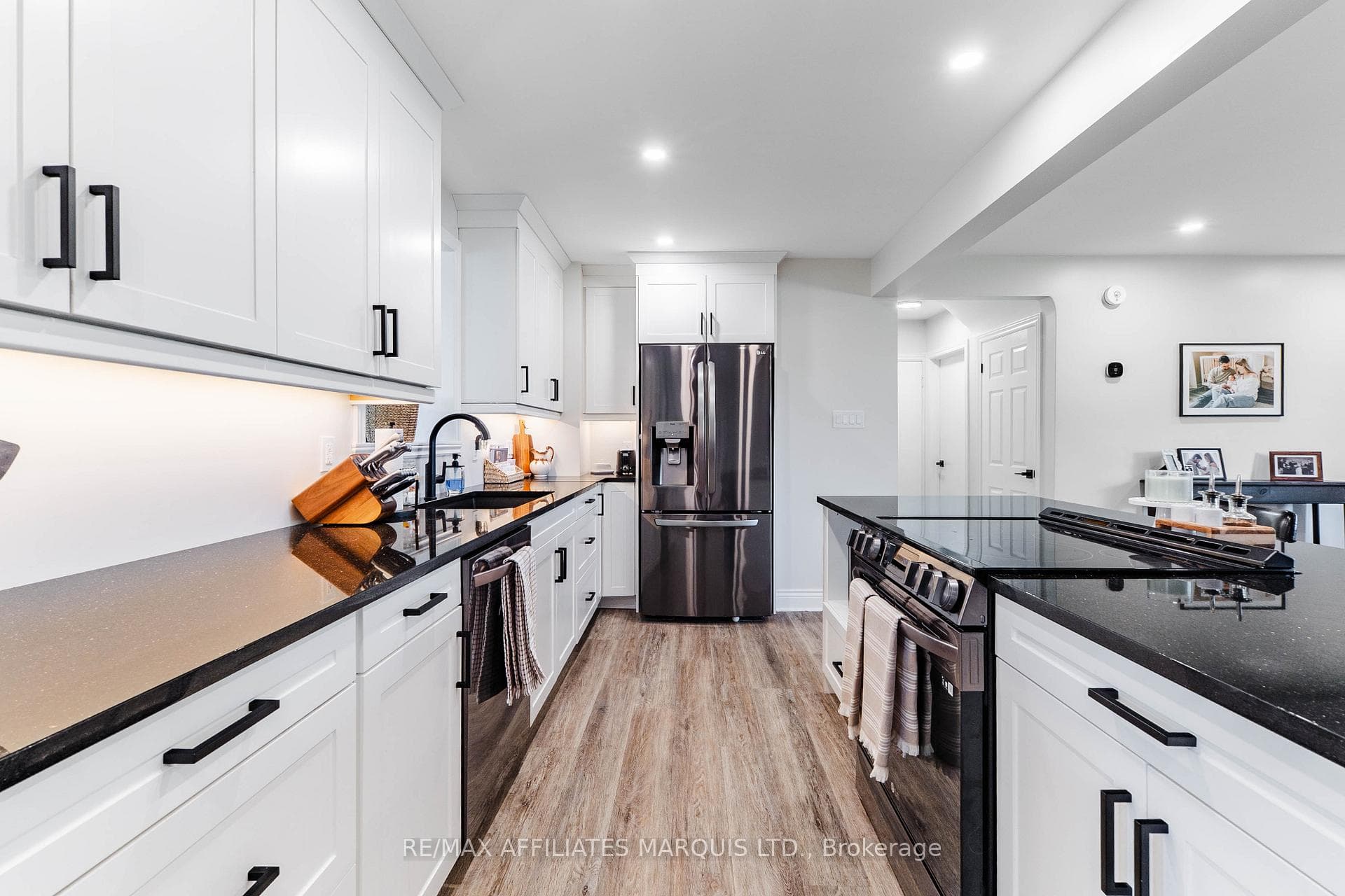 1605 Queen Street photo 20