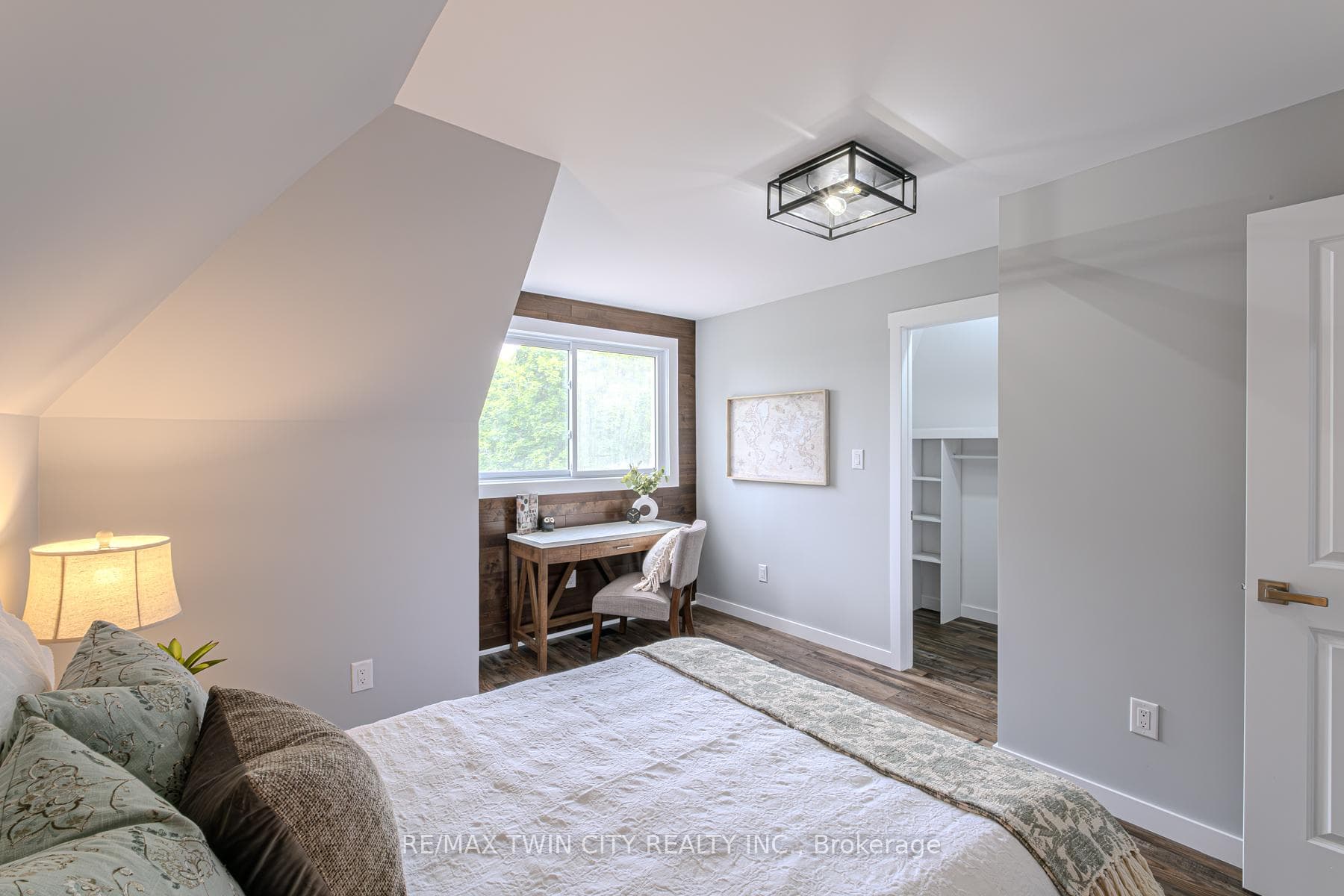 245 Charing Cross Street photo 29