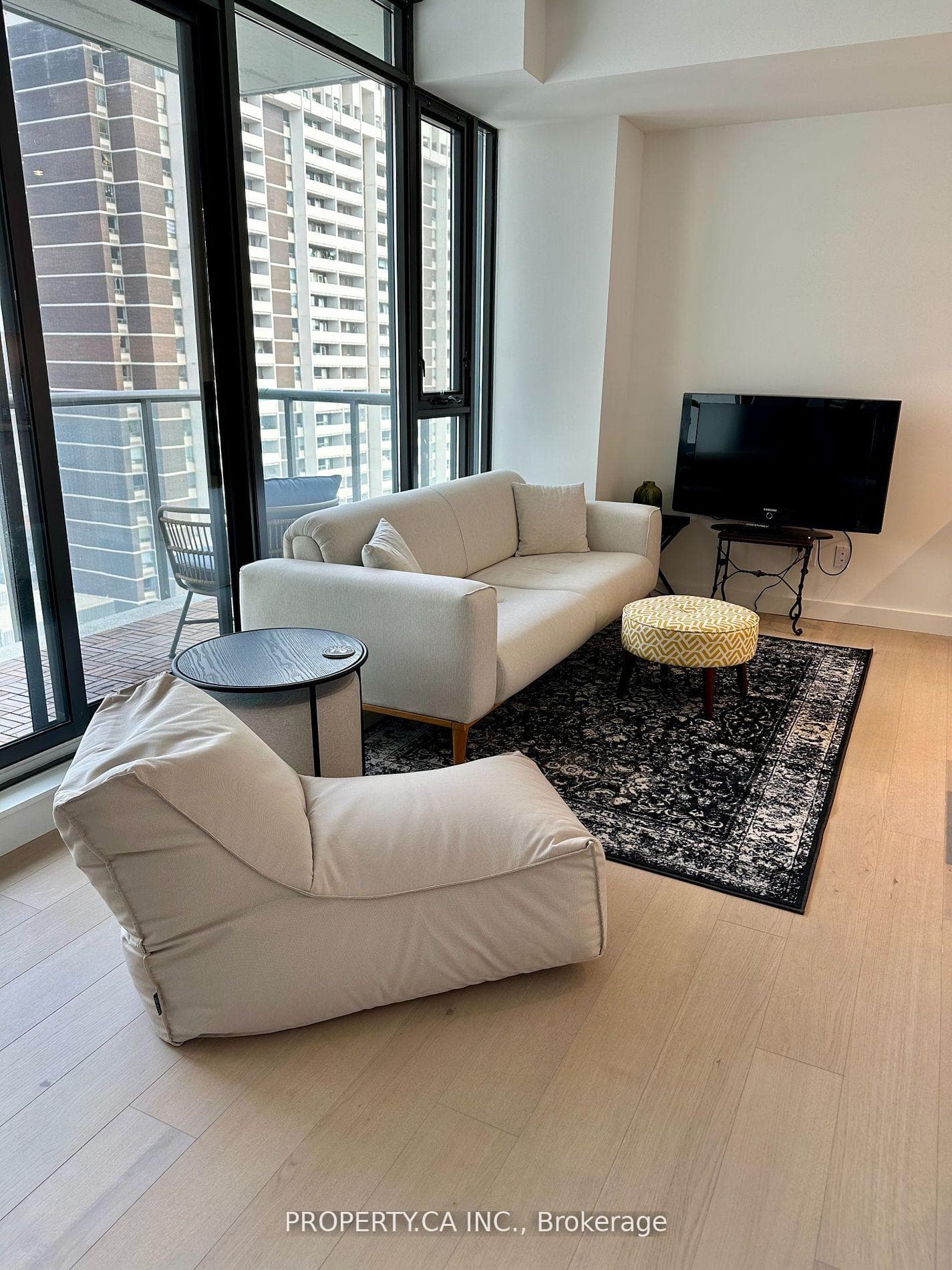 81 Wellesley Street Unit 1508 photo 3