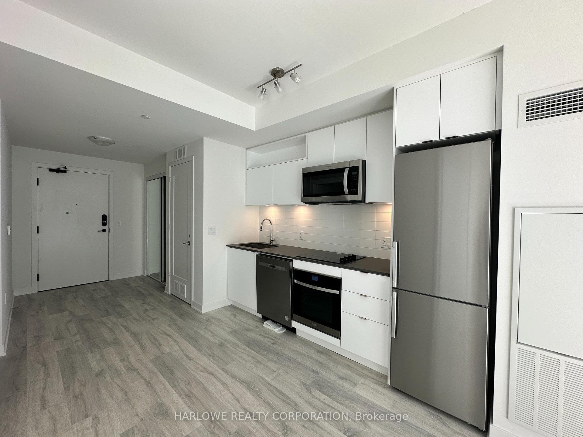 70 Princess Street Unit 2313 E photo 2
