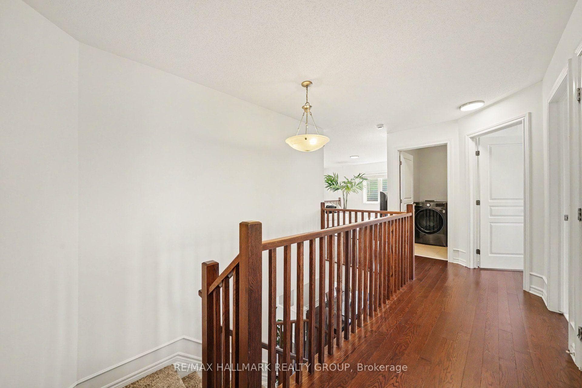 938 Wildcarrot Crescent photo 17