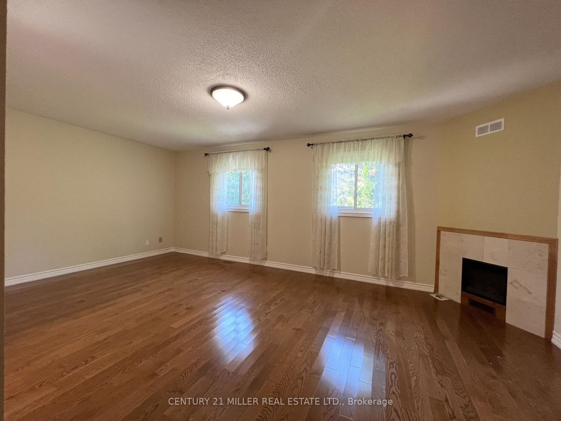 1359 Fieldcrest Lane photo 15