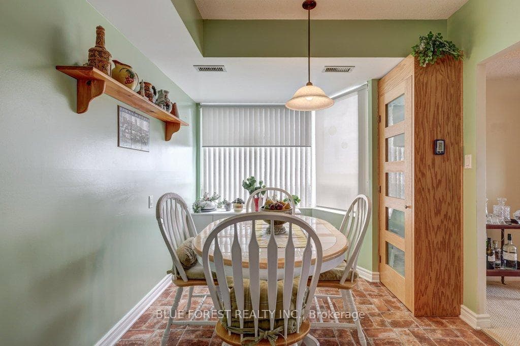 744 Wonderland Road Unit 707 photo 15