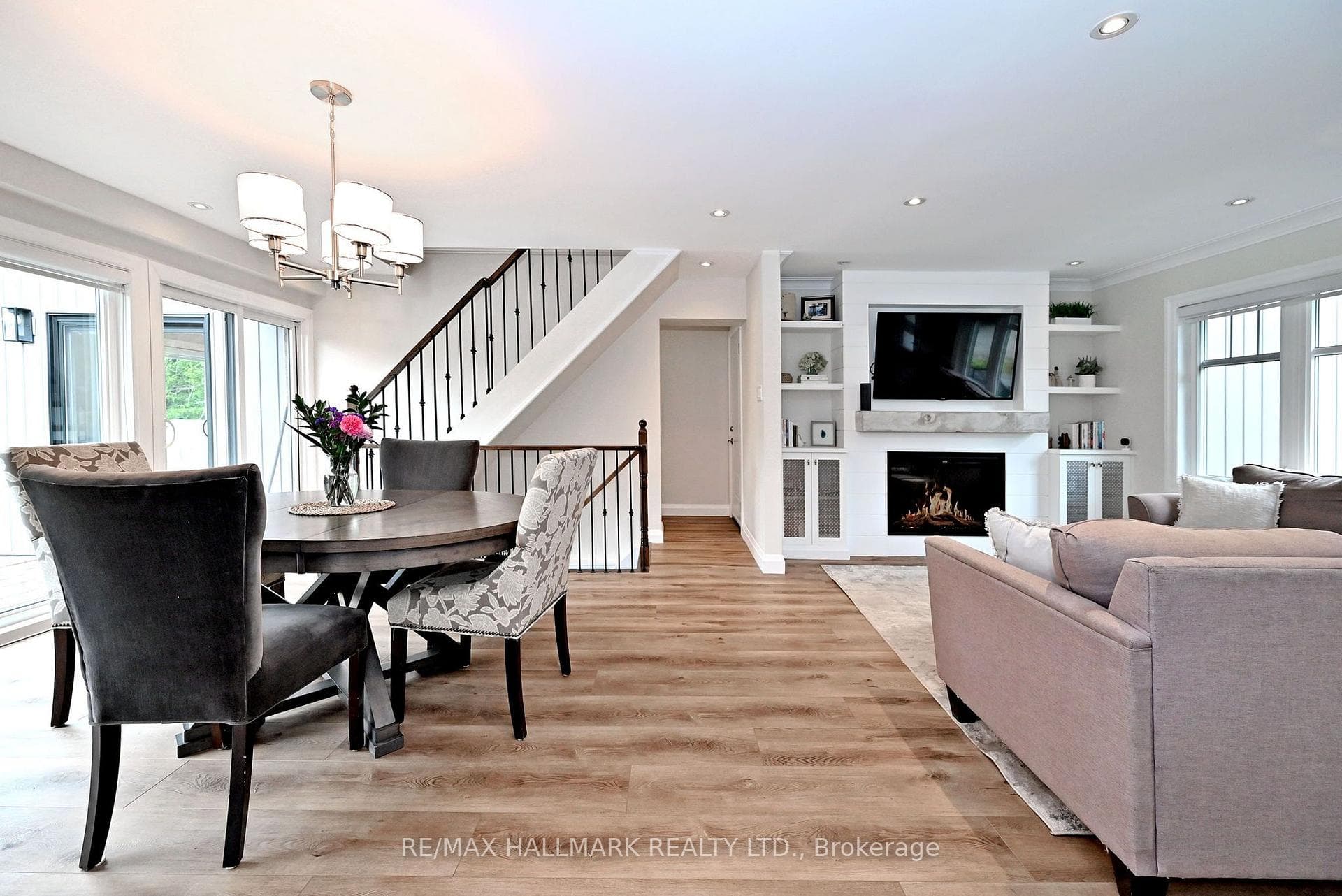 334 Stewart Street photo 11