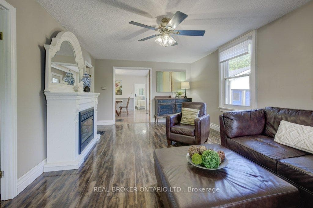 22 Emily Street photo 17