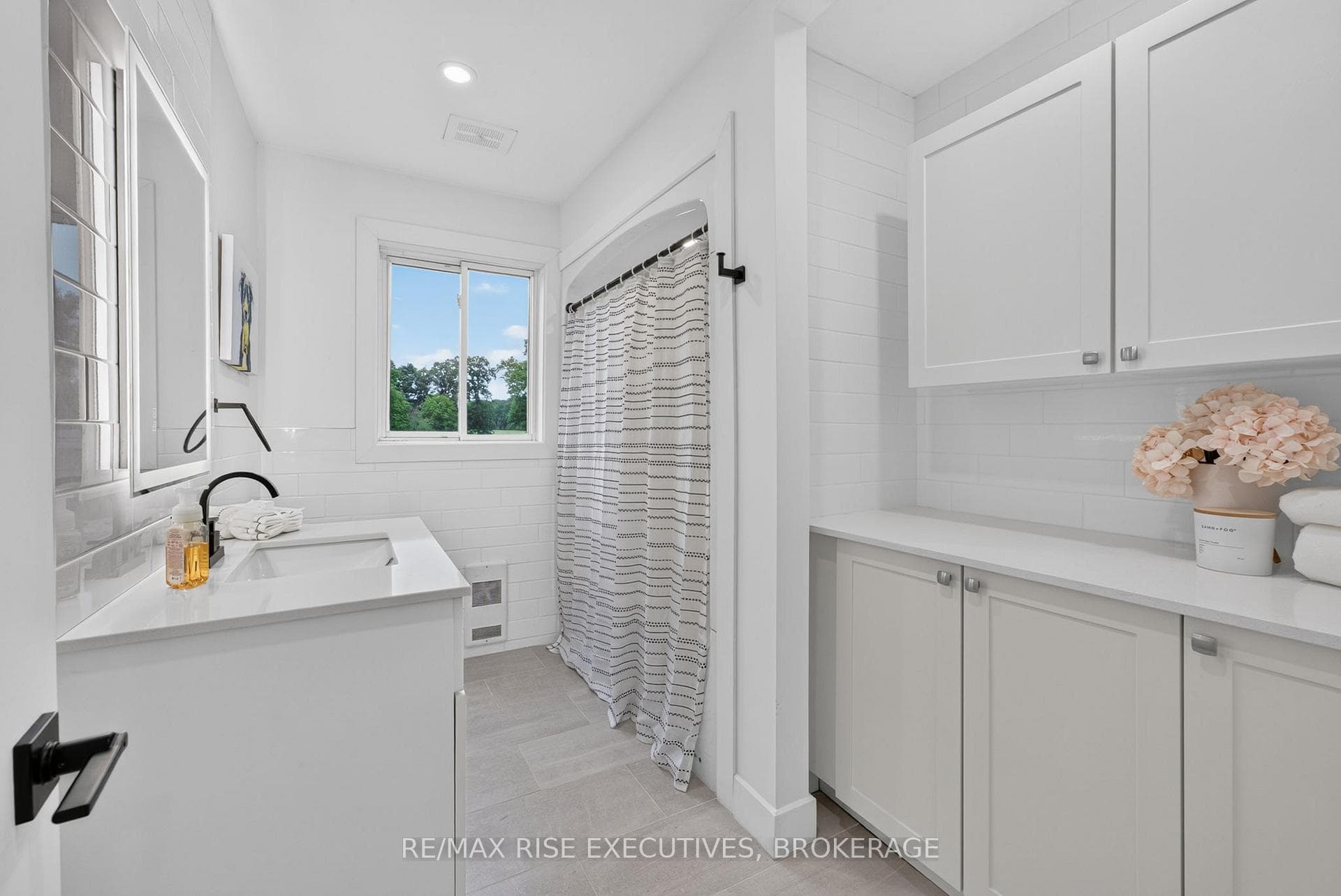 252 Hambly Road photo 15