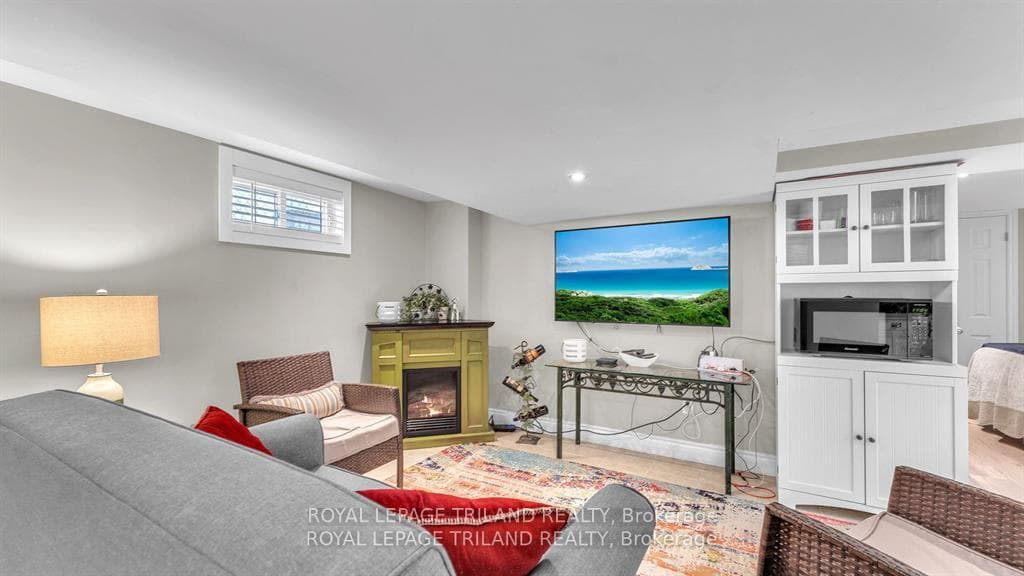 769 Quebec Street photo 25