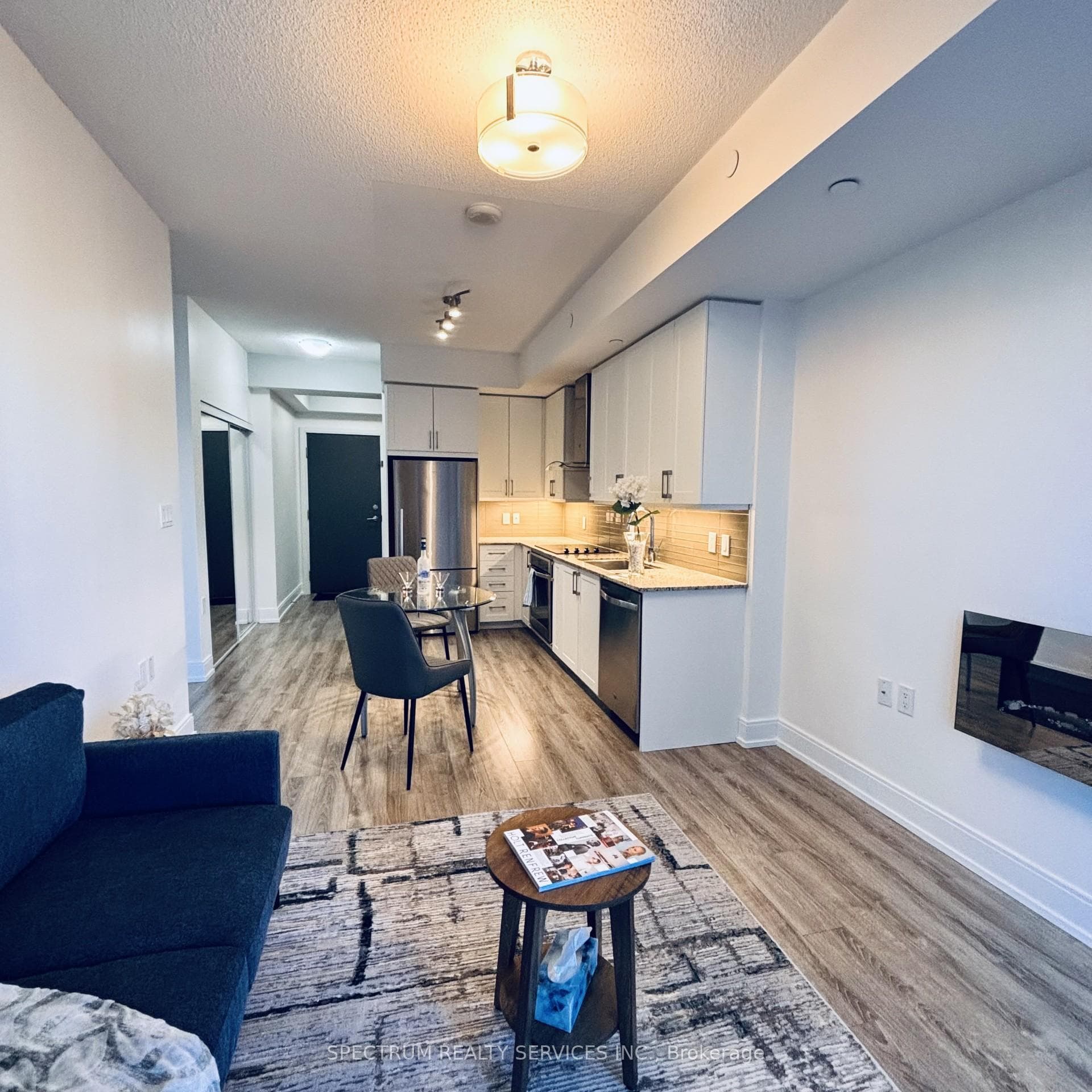 9600 YONGE Street Unit 318B photo 5