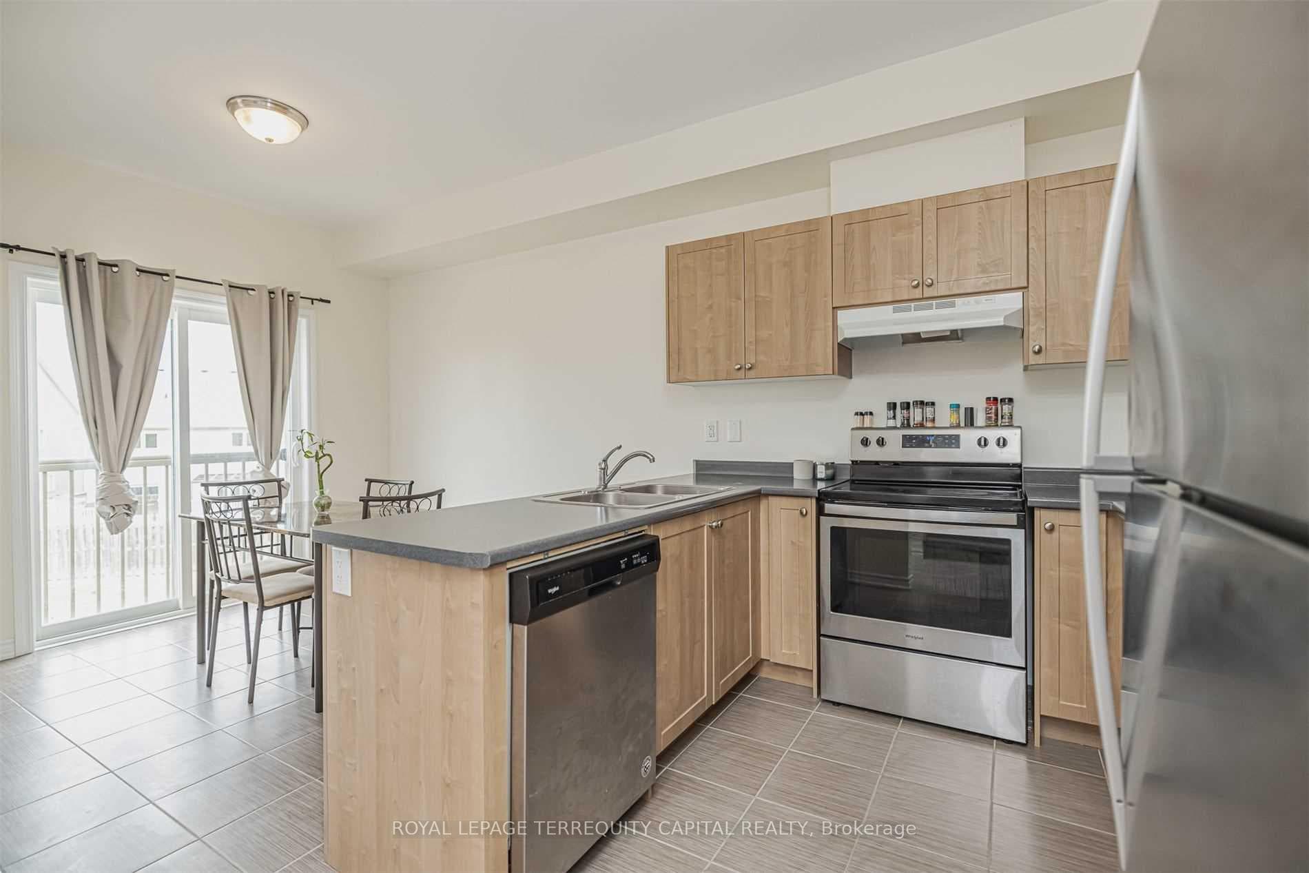 141 Isabella Drive Unit Upper photo 6