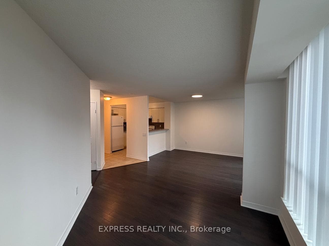 942 Yonge Street Unit 711 photo 8