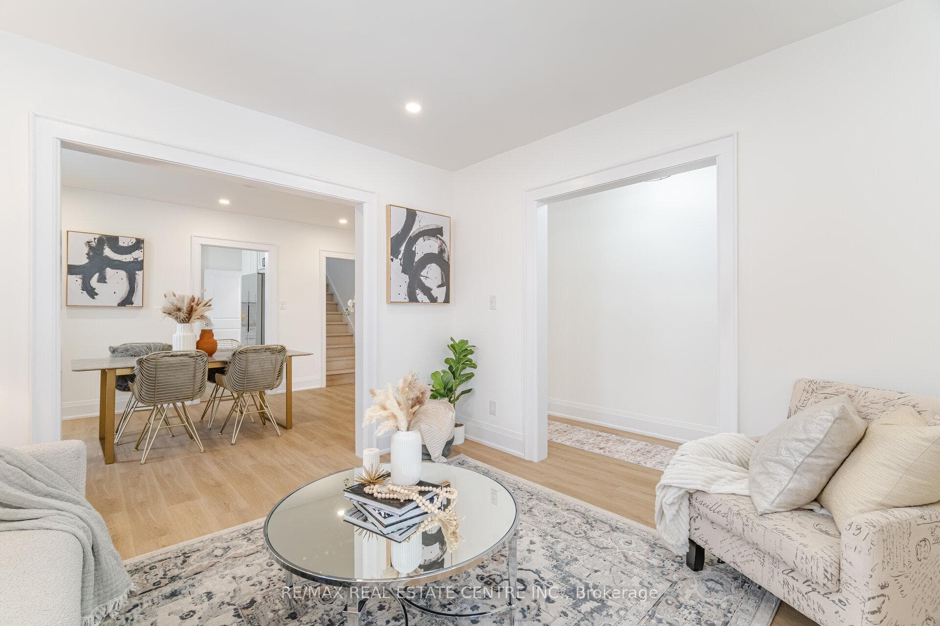 21 Crombie Street photo 11