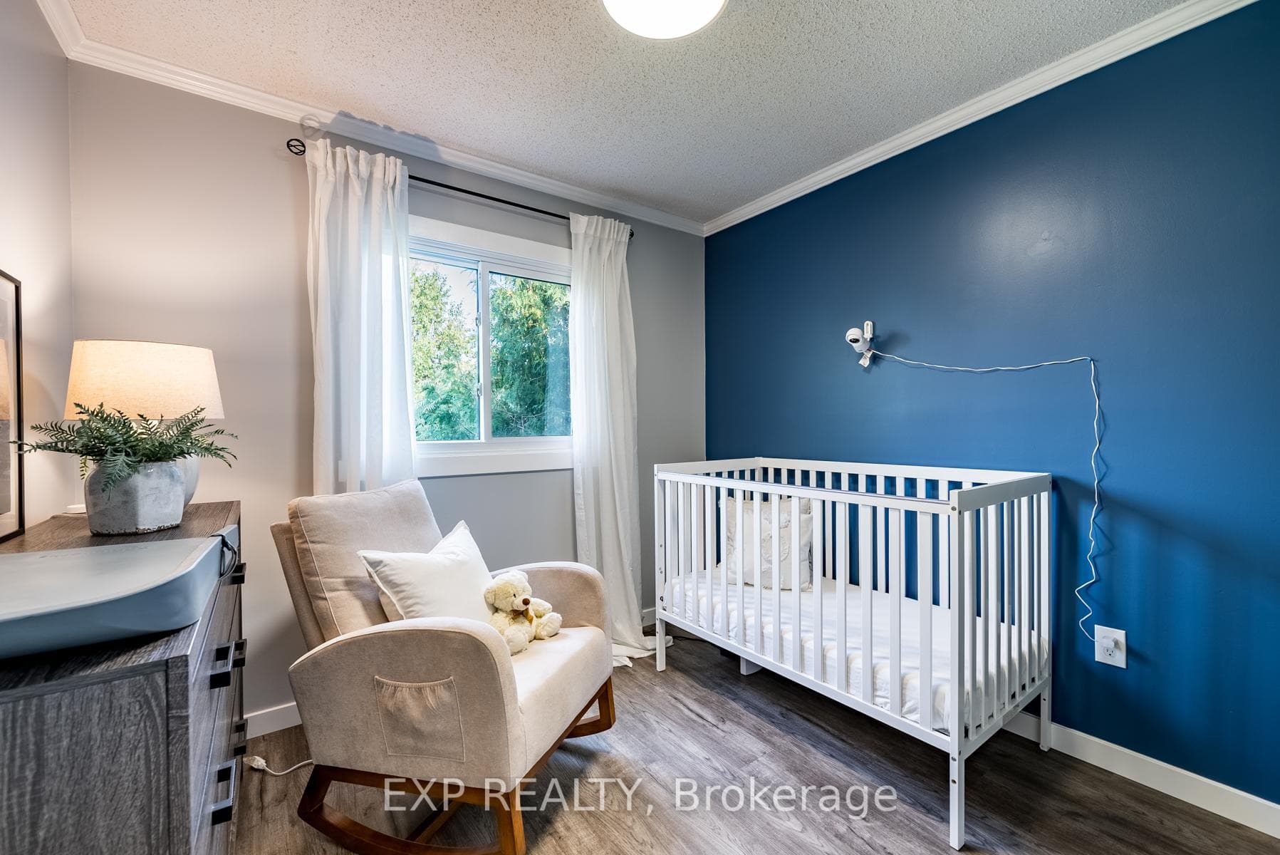 896 Fairbanks Road photo 16