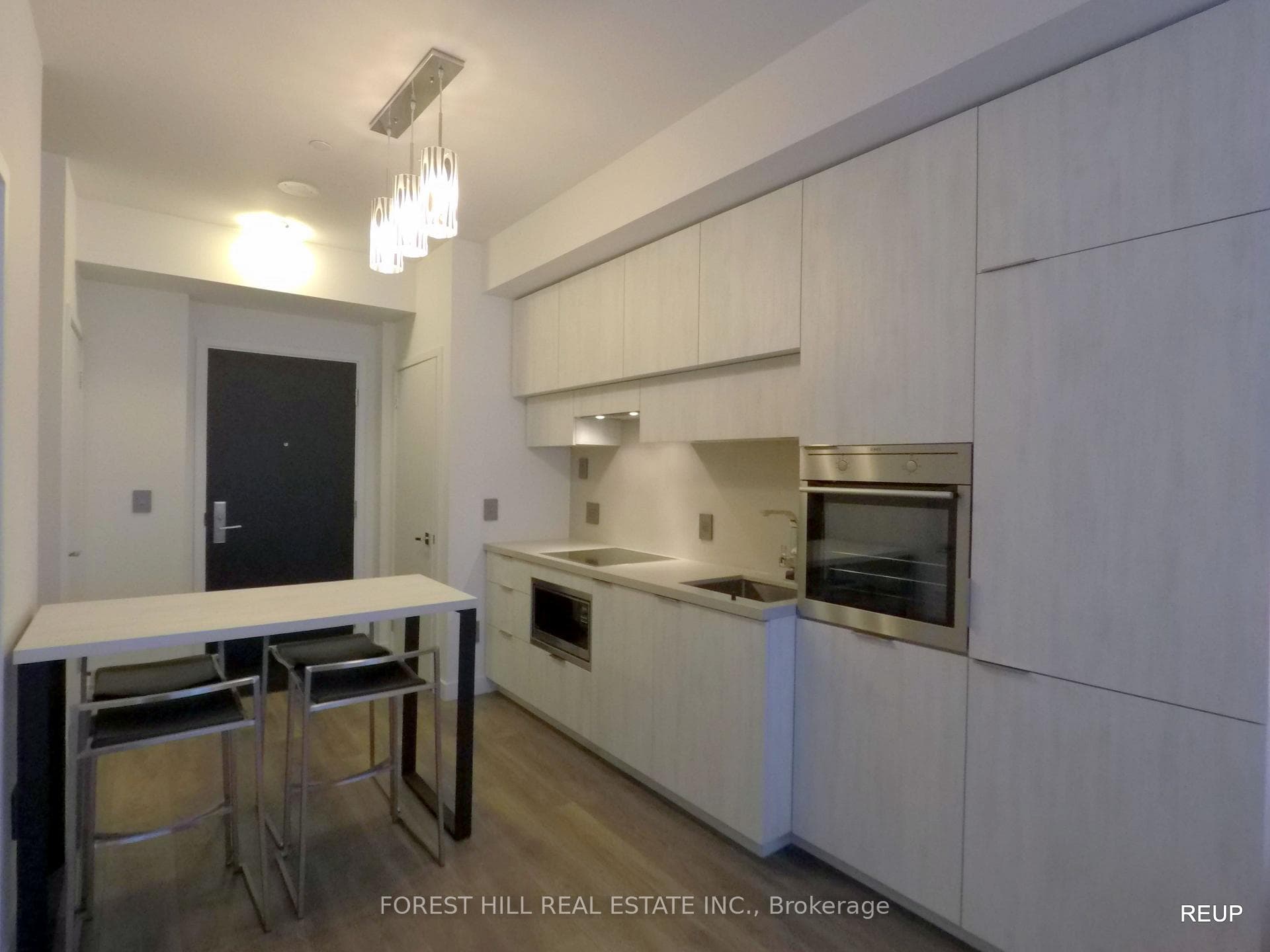 8 Eglinton Avenue Unit 2402 photo 4