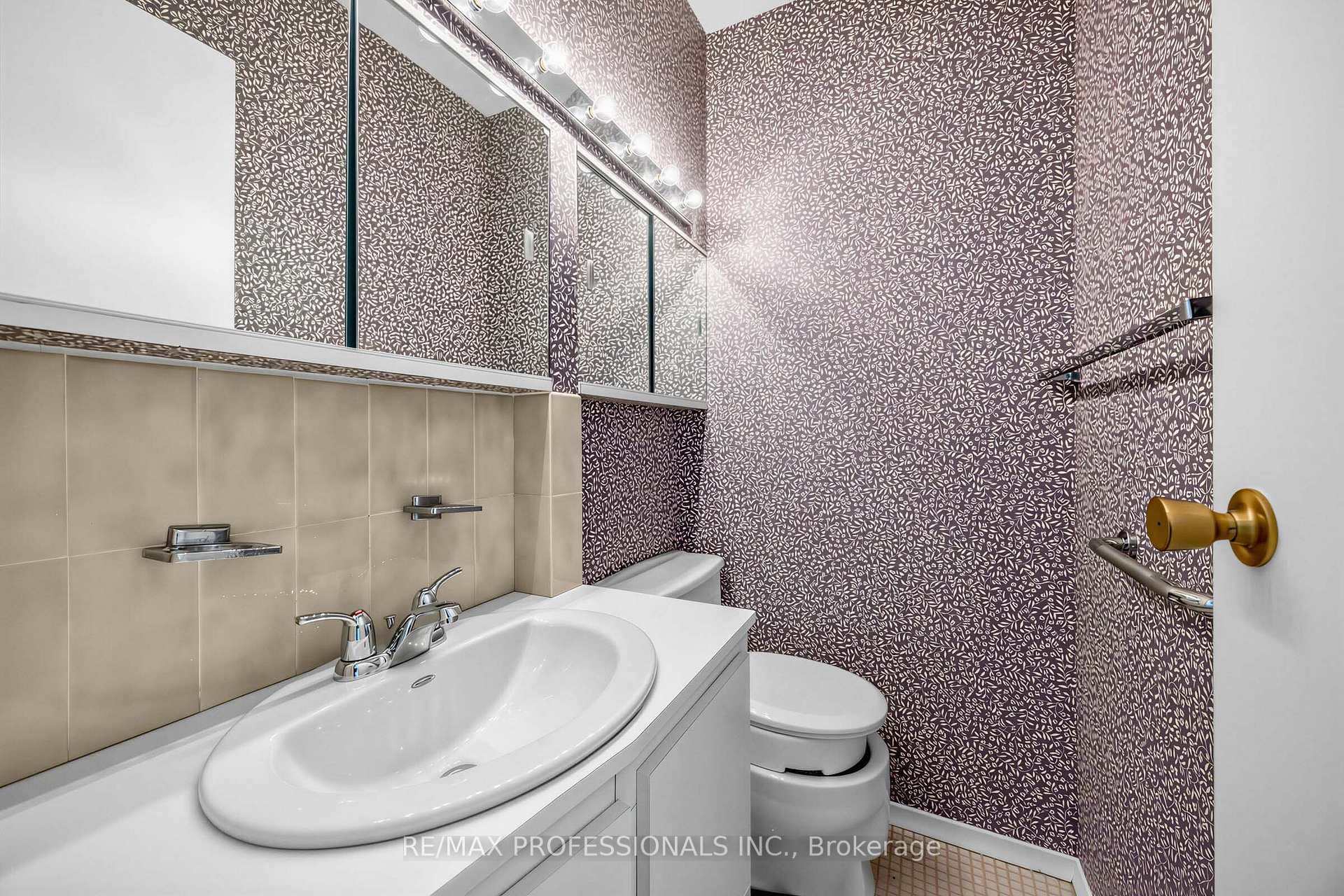 164 Markham Street photo 14