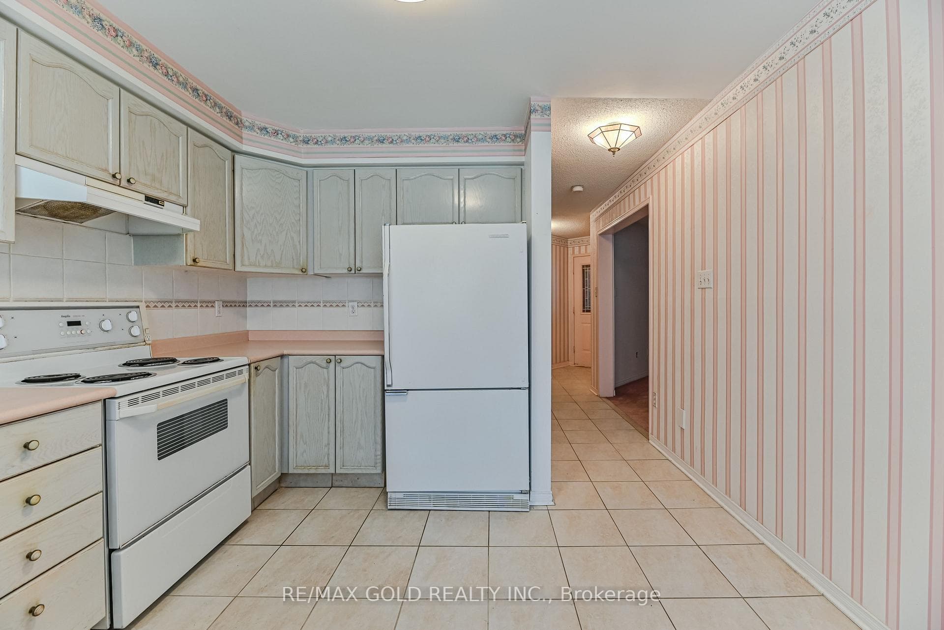 27 Bighorn Crescent photo 15