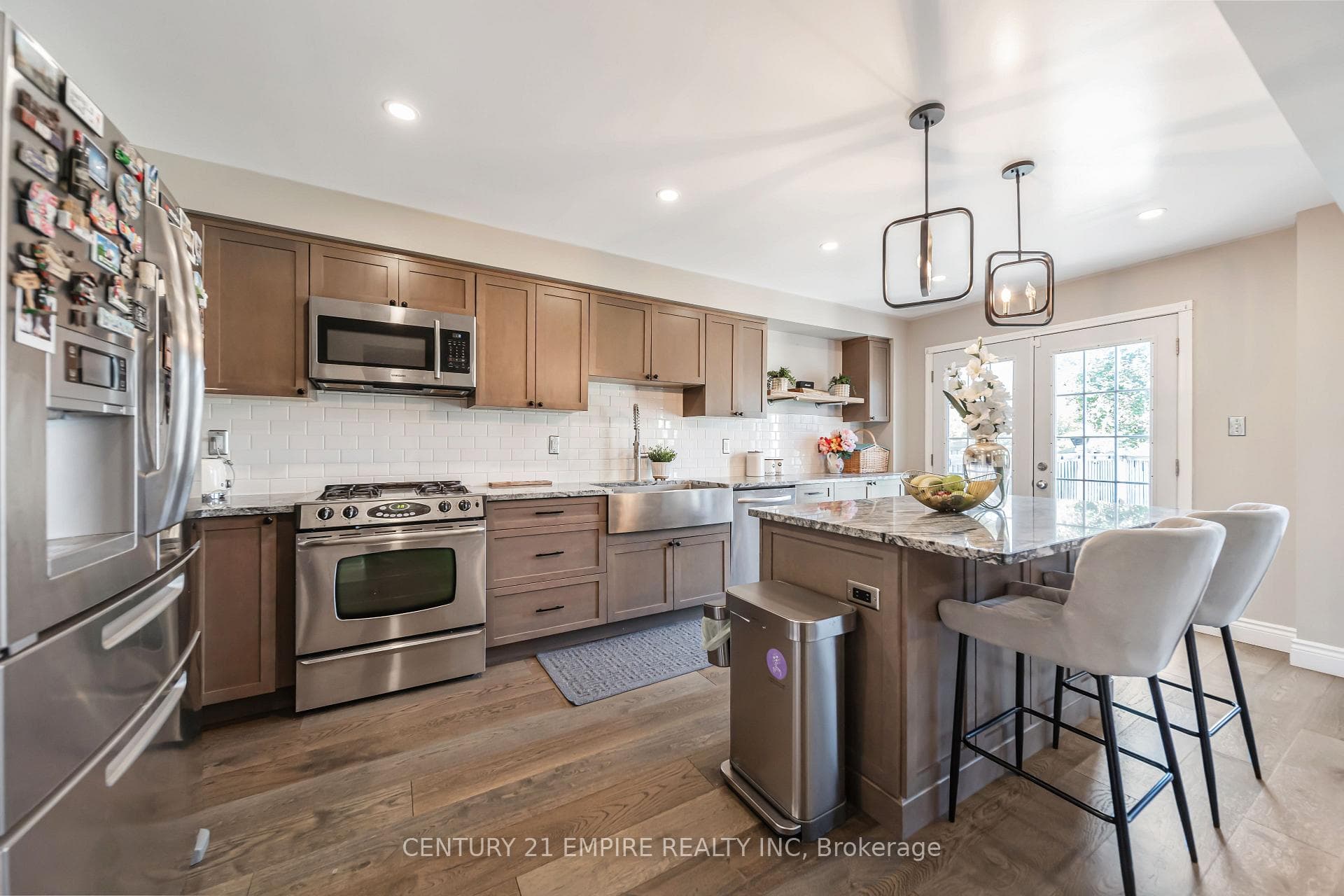 77 Beachgrove Crescent photo 11
