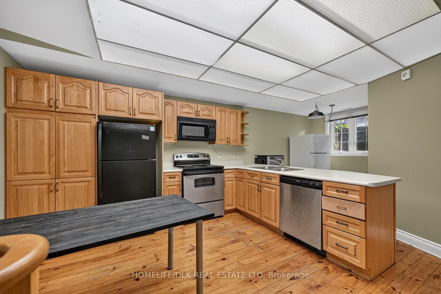 98 William Street photo 11