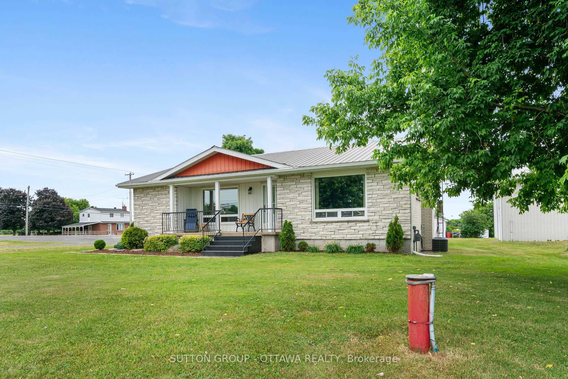 20330 Lochiel Road photo 4