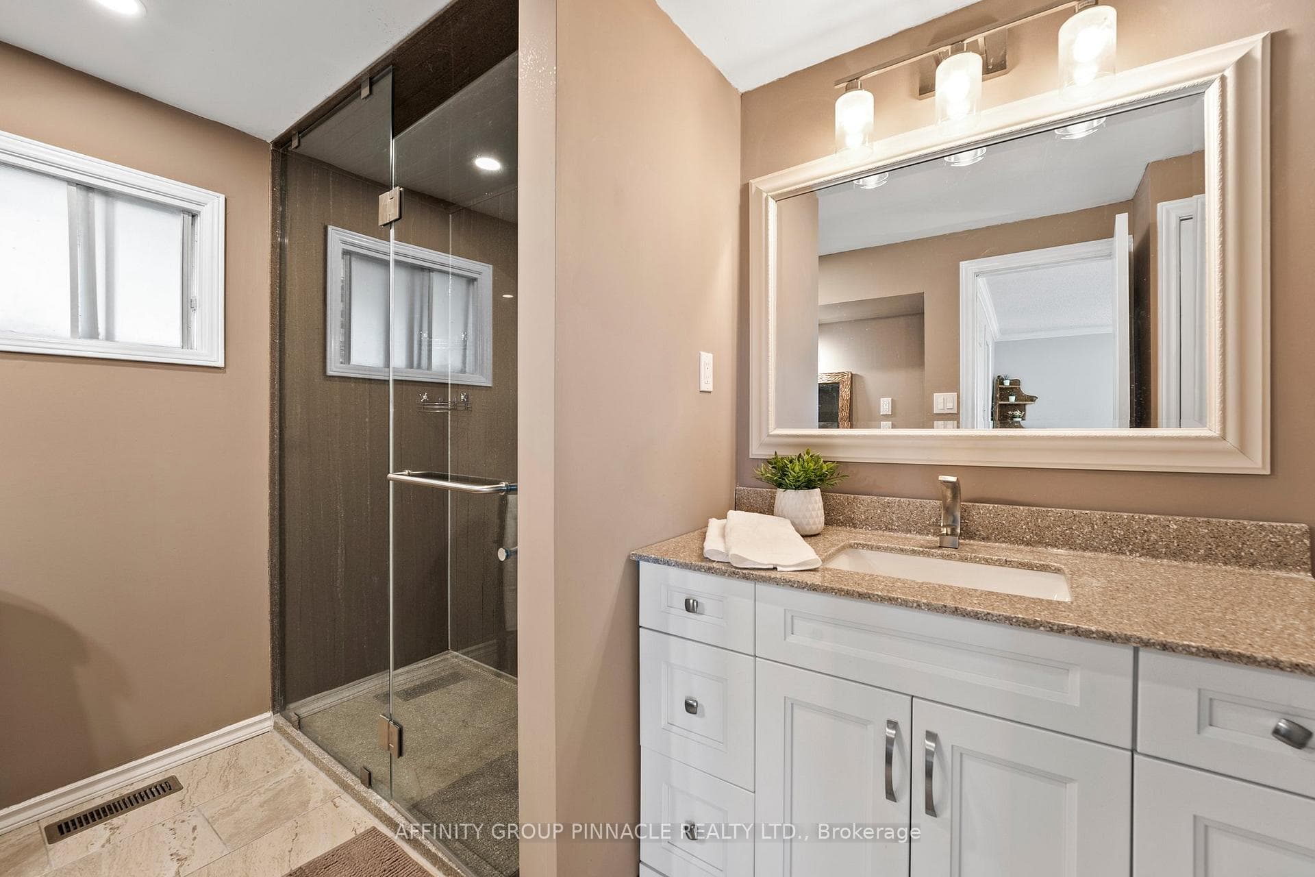 58 Love Crescent photo 15