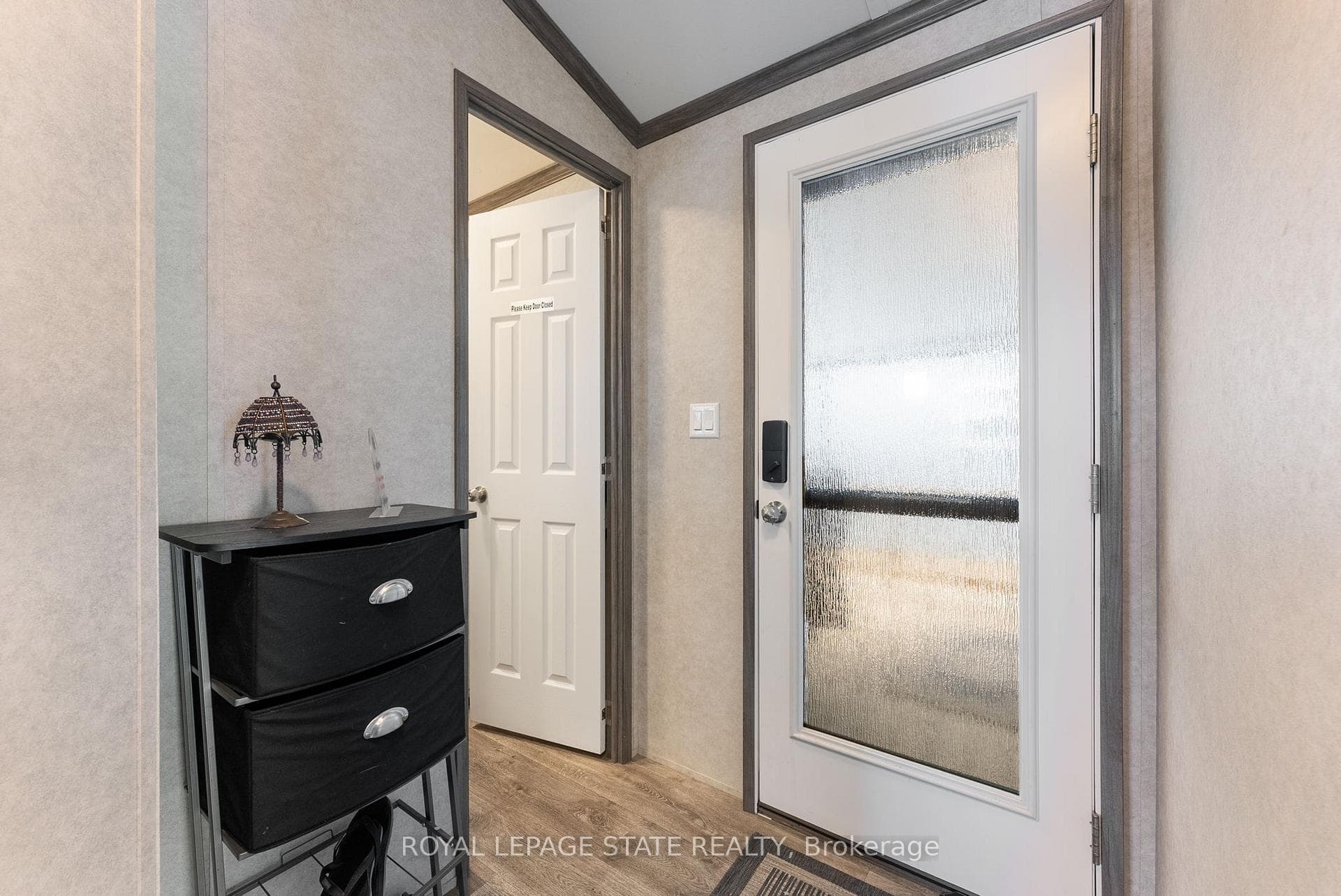 490 Empire Road photo 4