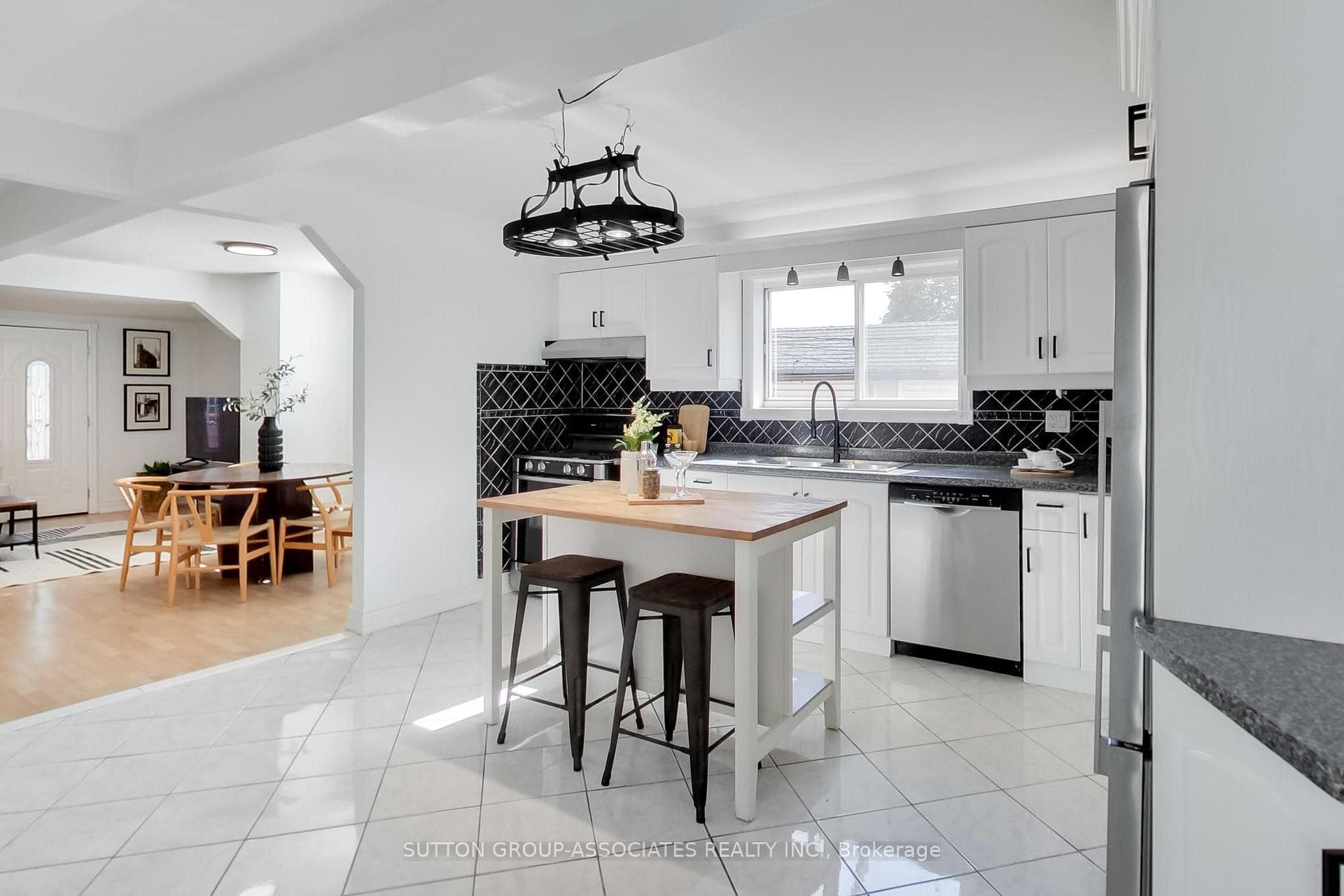 175 Earlsdale Avenue photo 11