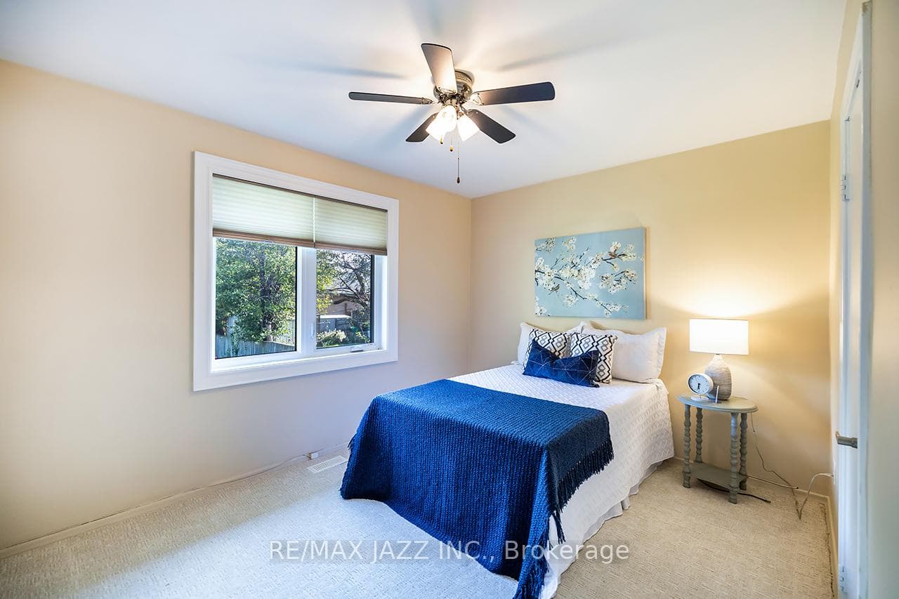 64 Bailey Crescent photo 12