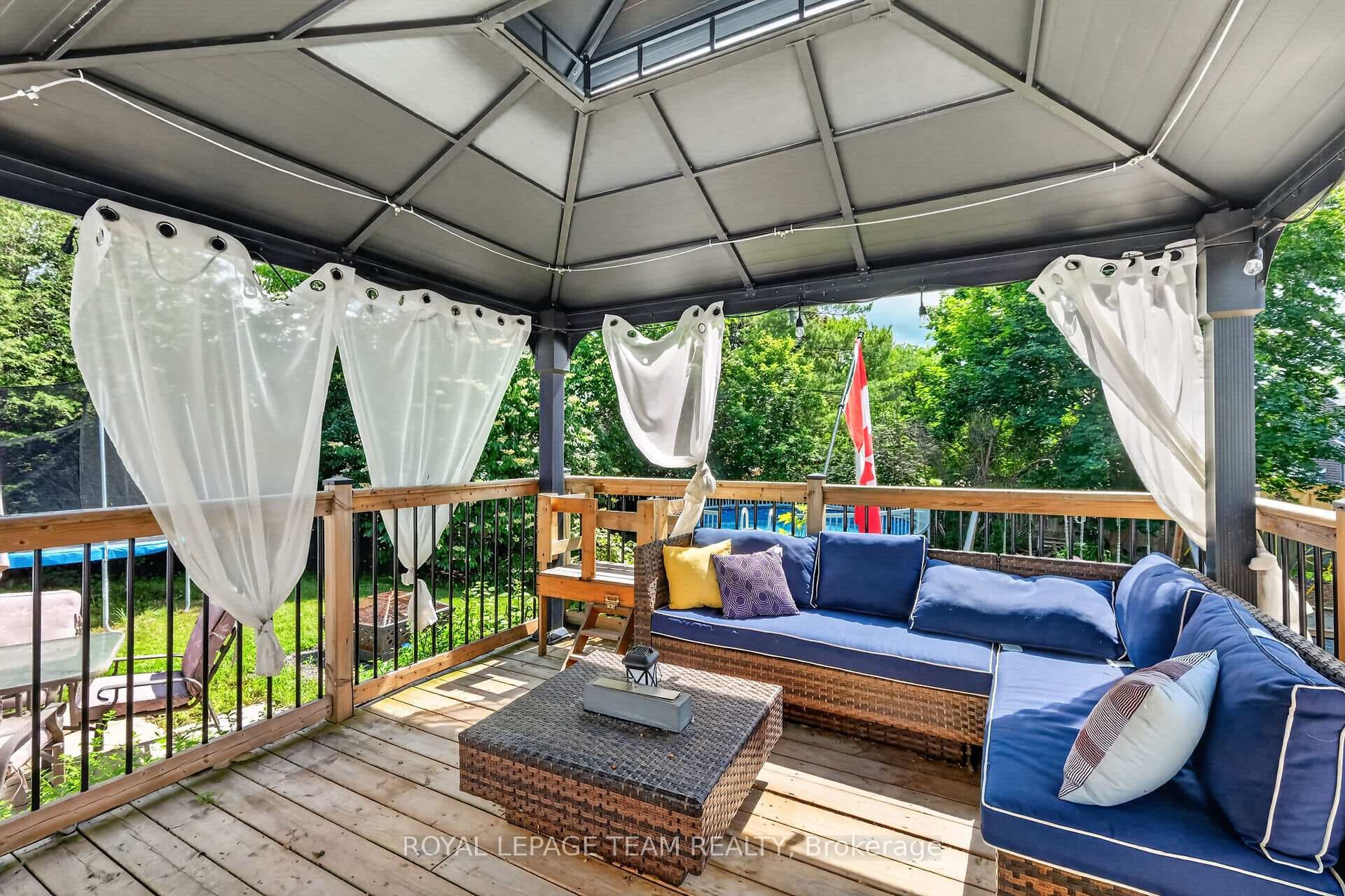 Large entertaining area on deck.