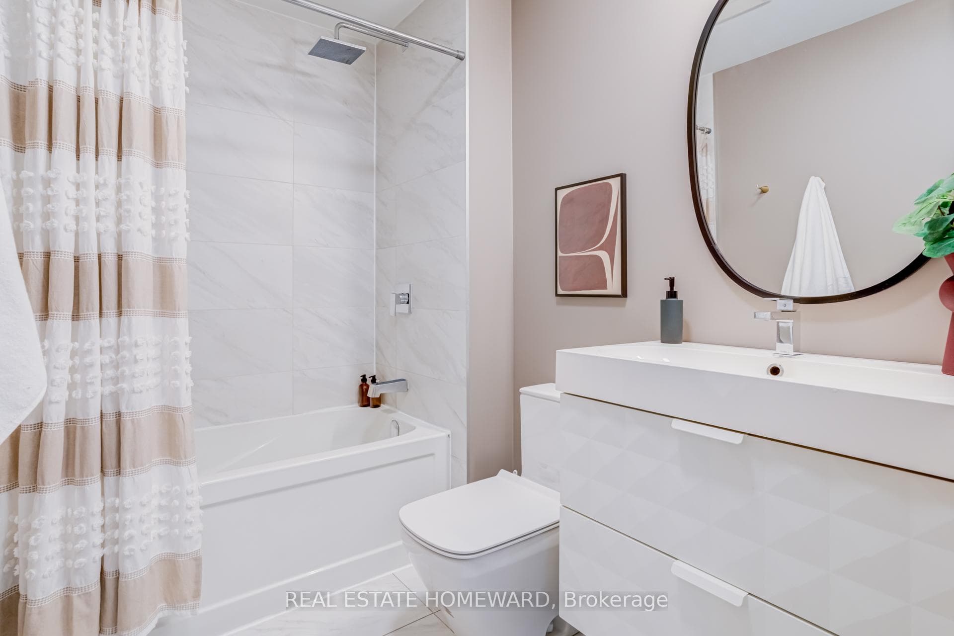 38 Howard Park Avenue Unit 527 photo 11