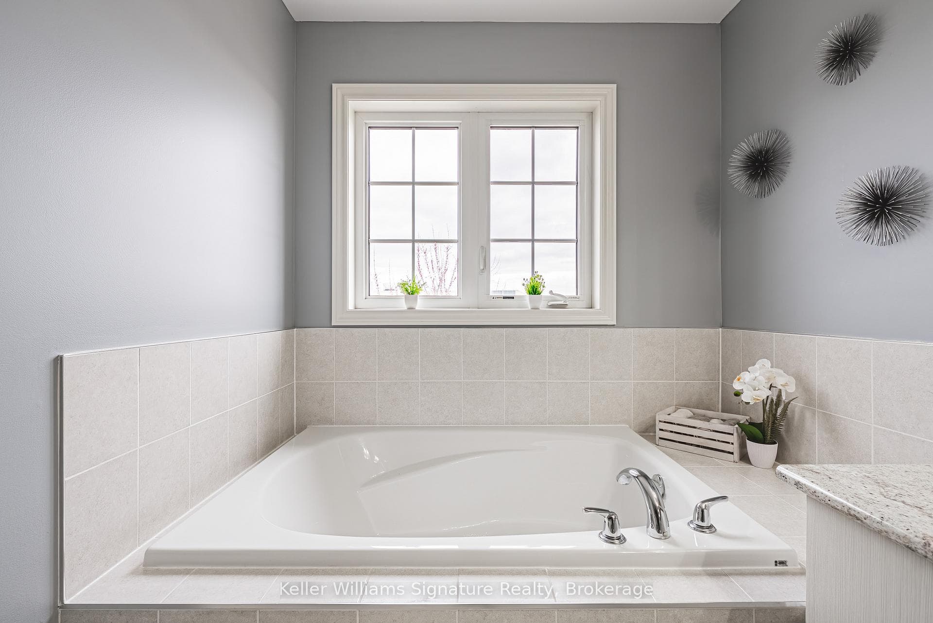 27 Dufay Road photo 23