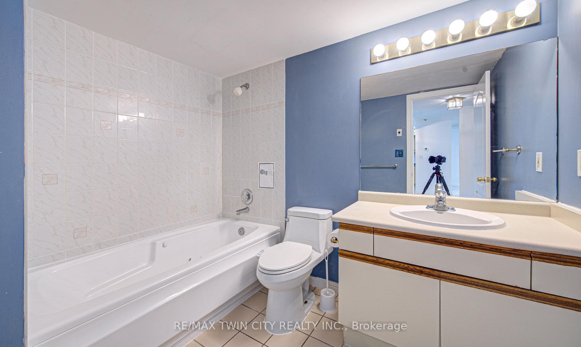 190 Hespeler Road Unit 905 photo 47