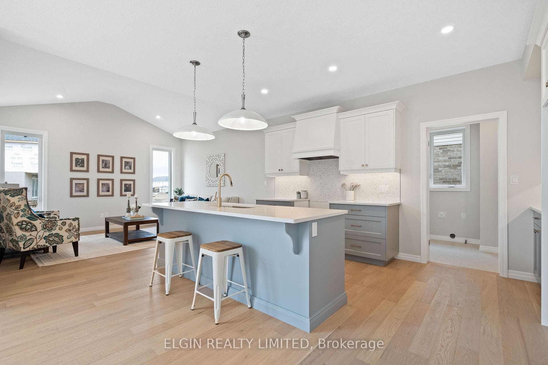 29 Hemlock Crescent photo 8