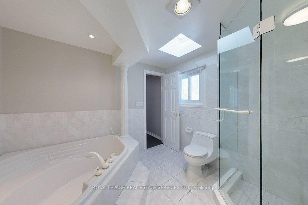 141 Castle Crescent photo 26