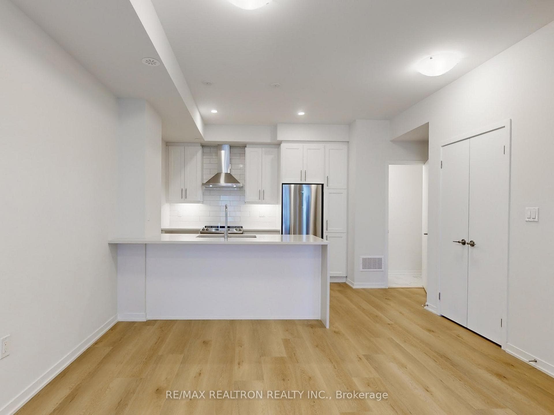 100 Honeycrisp Crescent Unit TH356 photo 10