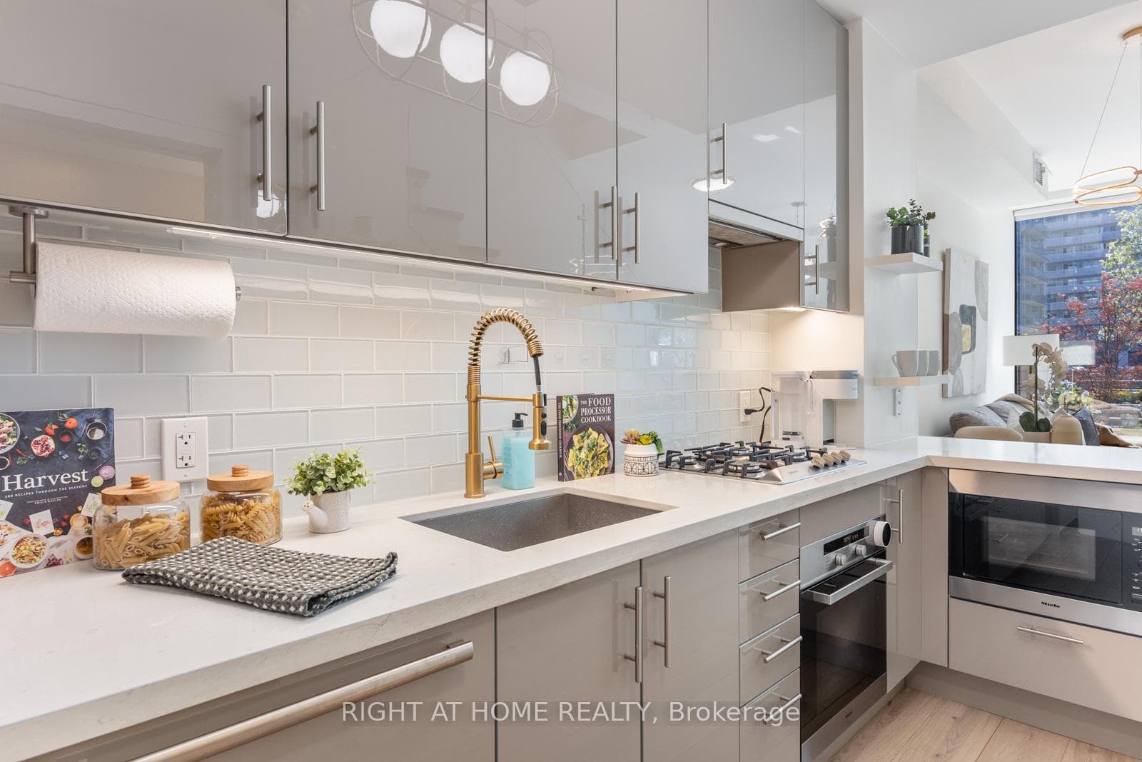 39 Queens Quay Unit 129 photo 17